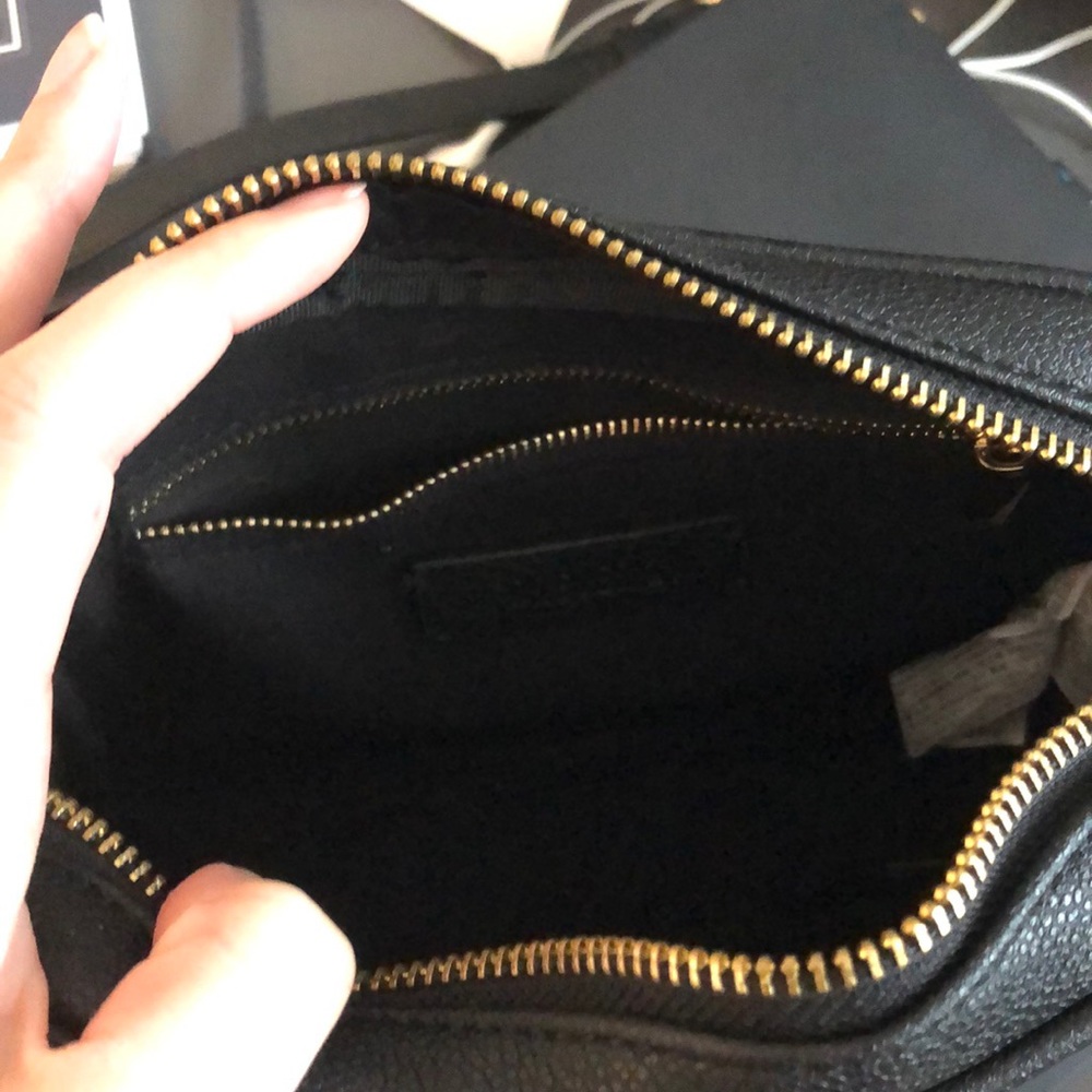 *SOLD* Forever 21 Black & Gold Crossbody Purse - Picture 4 of 9